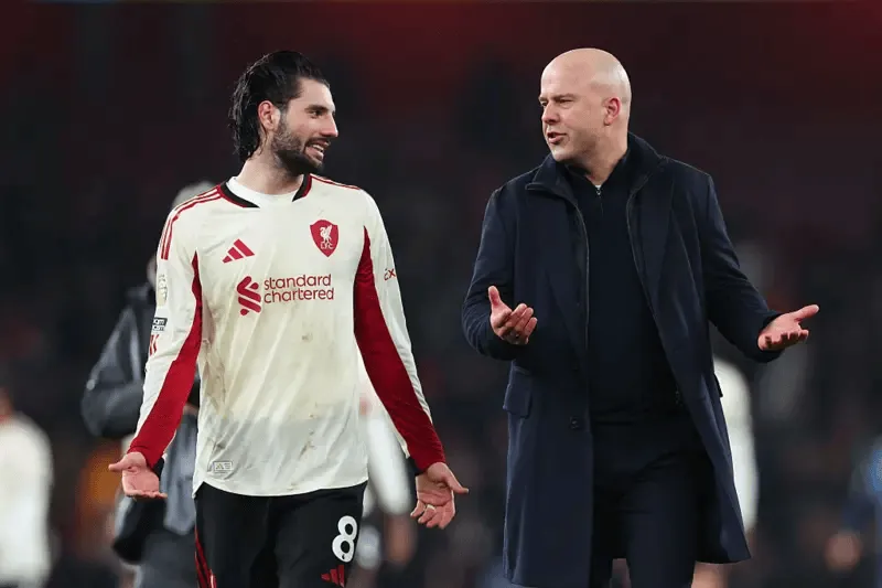 开云官网-索博：布拉德利真伤了，结果马丁内利冲过去就把他推出场外