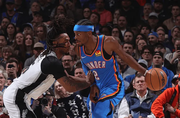 亚历山大砍下22分4篮板4助攻，已经连续111场得分20+