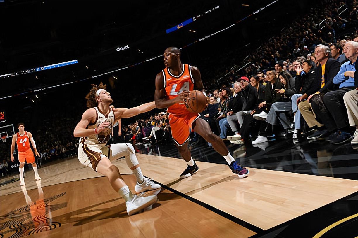 开云官网-打出了准三双数据，快船后场大闸的进攻才能正在不断被激发出来？