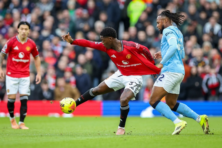 开云-邮报：梅努续约谈判拖延很长时间，他在曼联的长期未来依然存疑