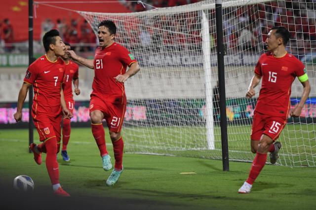 李铁要的点球虽迟但到！国足赛前最后一练值了